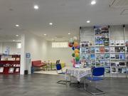 店内はくつろげる広々とした空間を目指しております！お気軽にお車のお悩みのを聞かせてくださいね！！
