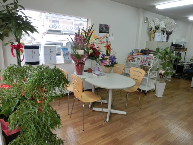 (株)クラウディア 西原店(2枚目)