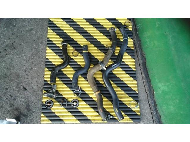 スバル　サンバー　冷却水漏れ修理　ラジエータホース交換（総社市　倉敷市　真備町　岡山市　高梁市　新車中古車販売　自動車　整備　修理　鈑金塗装　事故修理　12か月点検　車検　オイル交換　シートクリーニング　レンタカーはさのオートセンター）