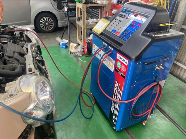 ミラココア　クーラー効かない　コンデンサー交換（総社市　倉敷市　真備町　岡山市　高梁市　新車中古車販売　整備　修理　鈑金塗装　事故修理　12か月点検　車検　オイル交換　レンタカー パーツ持ち込み 　新ガスR1234yf)