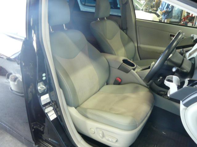 ZVW35　プリウス　クラッツィオシートカバー取り付け　北区　南区　東区　中区