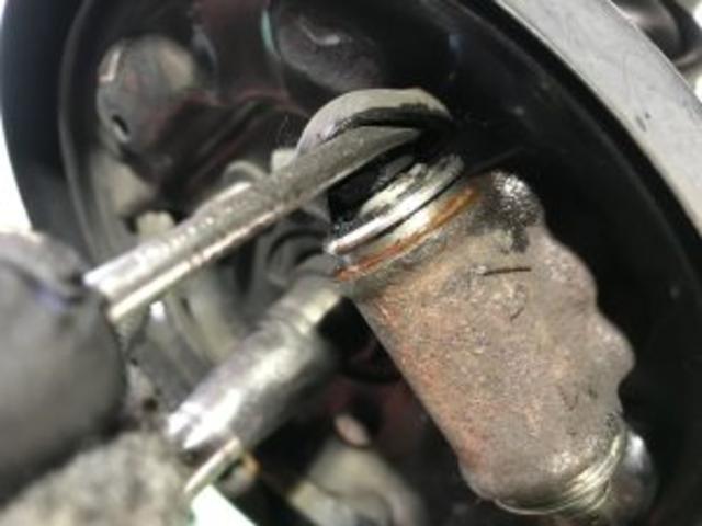 またブレーキオイル漏れ！！【山口県　周南市・山口市で車検・整備・修理なら温品自動車㈱ 　車検のコバック周南徳山店へ！！】