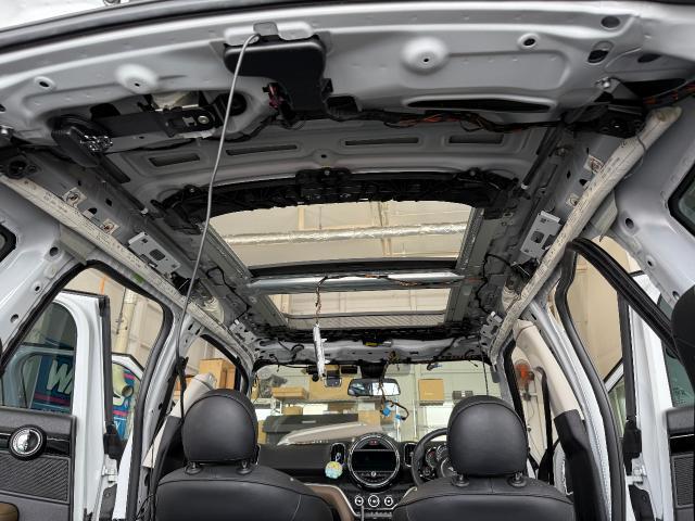 MINI F60 サンルーフが閉まらない サンルーフ異音
菊池市 山鹿市 合志市 菊陽町 大津町 熊本市北区 東区 中央区 西区 南区 阿蘇市 玉名市 他地域のお客様も大歓迎です!