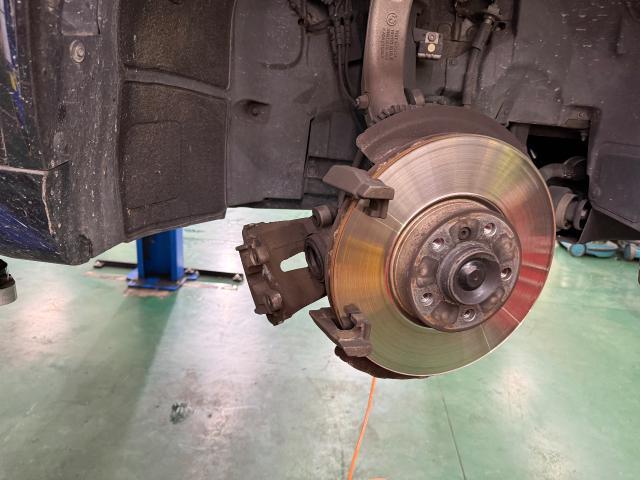 ＢＭＷ　Ｘ５　F15  ブレーキパッド交換
菊池市　山鹿市　合志市　菊陽町　大津町　熊本市北区　東区　中央区　西区　南区　阿蘇市　玉名市　他地域のお客様も大歓迎です！