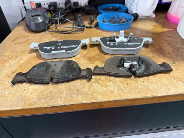 ＢＭＷ　Ｘ５　F15  ブレーキパッド交換
菊池市　山鹿市　合志市　菊陽町　大津町　熊本市北区　東区　中央区　西区　南区　阿蘇市　玉名市　他地域のお客様も大歓迎です！