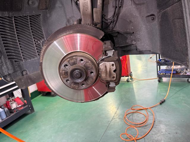 ＢＭＷ　Ｘ５　F15  ブレーキパッド交換
菊池市　山鹿市　合志市　菊陽町　大津町　熊本市北区　東区　中央区　西区　南区　阿蘇市　玉名市　他地域のお客様も大歓迎です！