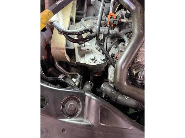 ランドローバー　レンジローバーイヴォーク　エンジン関連修理・整備
冷却水水漏れ　エンジンオイル漏れ
菊池市　山鹿市　合志市　菊陽町　大津町　熊本市北区　東区　中央区　西区　南区　阿蘇市　玉名市　他地域のお客様も大歓迎です！