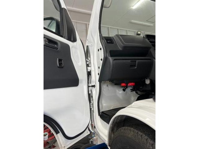 スズキ　キャリイトラック　ライト・ウィンカー類修理・整備
ヘッドライト交換

菊池市　山鹿市　合志市　菊陽町　大津町　熊本市北区　東区　中央区　西区　南区　阿蘇市　玉名市　他地域のお客様も大歓迎です！
