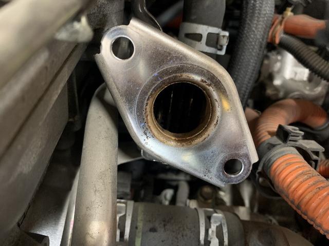 30　プリウス　エンジン異音＆振動　EGR清掃【ゼロピット】 宮崎県宮崎市 西都市 都城市 日向市 延岡市 小林市 他の地域や他県の方も大歓迎！