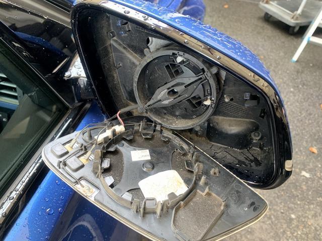 BMW F30 320d Mスポーツ ミラーカバー交換＆運転席インナーハンドル交換【ゼロピット】 宮崎県宮崎市 西都市 都城市 日向市 延岡市 小林市 他の地域や他県の方も大歓迎！