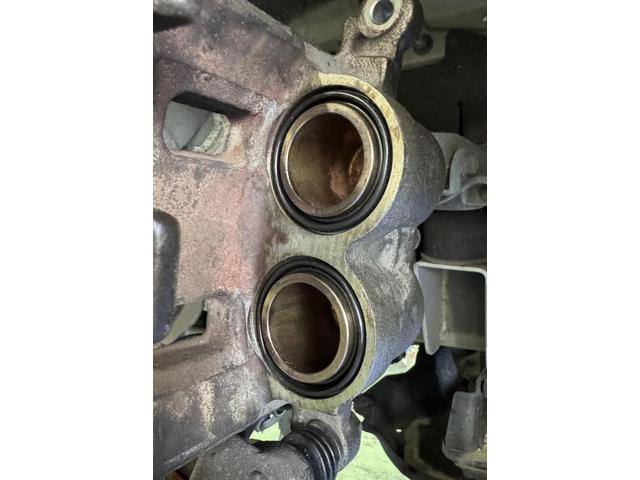 日産　キャラバン　車検 ブレーキキャリパーシール交換  ブレーキパット交換　ディスクブレーキローター交換　熊本市東区　中央区　北区　南区　西区　菊陽町　大津町　益城町　御船町　合志市　宇城市　宇土市　他地域のお客様も大歓迎です