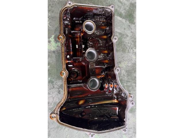 スバル　サンバーバン　 ダイハツ　ハイゼット　エンジンオイル漏れ　シリンダーヘッドカバーパッキン交換　エンジン関連修理・整備　熊本市東区　中央区　北区　南区　西区　菊陽町　大津町　益城町　御船町　合志市　宇城市　宇土市　他地域のお客様も大歓