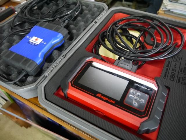 新型のお車にも対応出来るよう、コンピューター診断機も所有しております。
