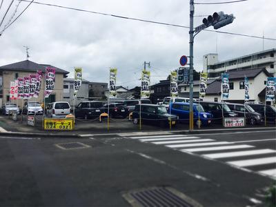 良質な中古車も多数展示しております。