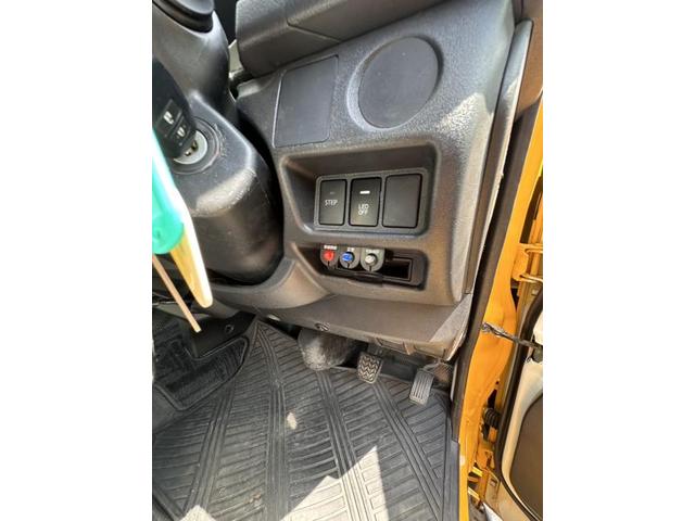 園児バス　送迎バス　マイクロバス　置き去り防止安全装置取付　坂田自動車商会　出張取付　出張　加藤電機　ホーネット　ＢＳ－７００　ガイドライン認定品　認定品　置き去り防止安全装置　補助金　義務化　送迎用バス　マイクロバス　園児バス　