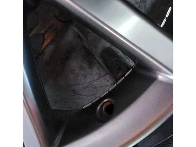 トヨタ、ヴォクシー、チューブレスバルブ交換、熊本市北区清水亀井町中央区東区南区西区その他地域部品持ち込み何でもご相談下さい代車無料自社板金コーティング施工その他修理