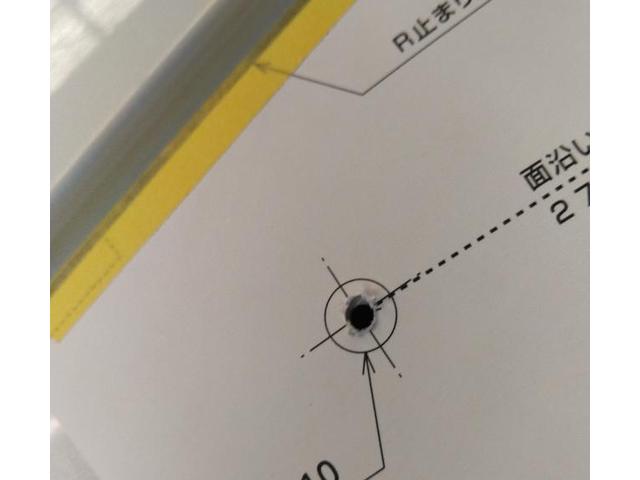 トヨタ、エスクァイアリアスポイラー取り付け続き、その2、熊本市北区清水亀井町南区西区東区中央区その他地域の方も大歓迎です部品持ち込み取り付けタイヤナビ、ドラレコ、車高調、その他電装品何でも御相談下さい代車無料自社板金中古車販売注文販売