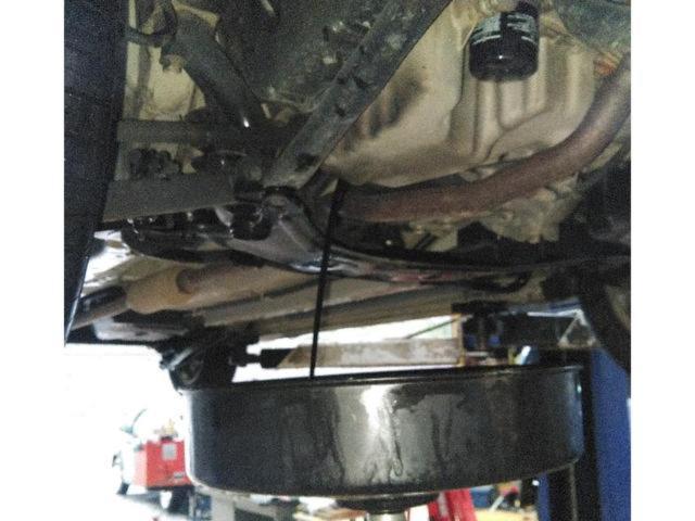 スズキ、ワゴンR、オイル交換実施熊本市北区清水亀井町南区西区東区中央区その他地域の方も大歓迎です部品持ち込み取り付けナビドラレコタイヤその他電装品何でもご相談下さい代車無料自社板金新車販売中古車販売車検整備修理