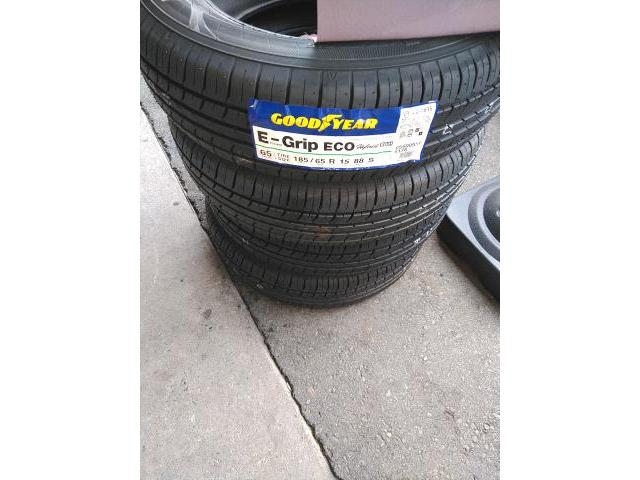 トヨタ、プレミオ、タイヤ交換。タイヤノイズ、熊本市北区清水亀井町、南区、東区、西区、中央区その他地域の方も大歓迎です、部品持ち込み交換、車検、修理、板金塗装、ワコーズ製品取扱い