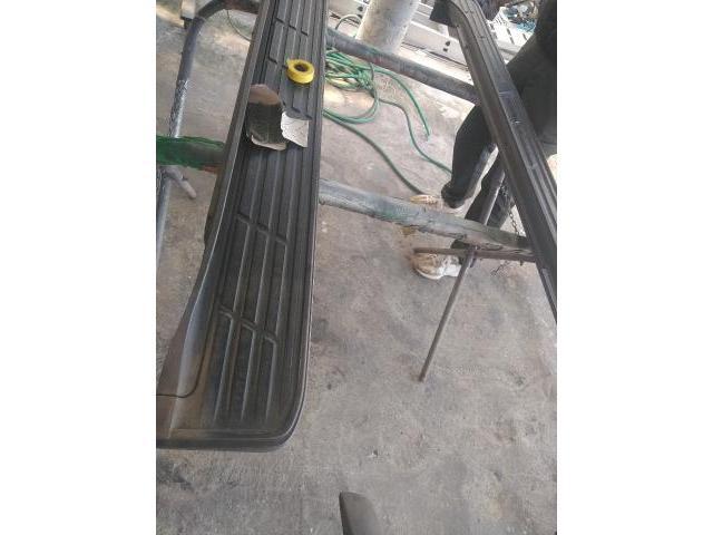 トヨタ　ランドクルーザープラド　ラプターライナー塗装、高強度、耐錆性、防水性、耐紫外線性、熊本市北区清水亀井町、南区、東区、西区、中央区、その他地域、新車中古車販売、板金塗装、パーツ持ち込み交換
