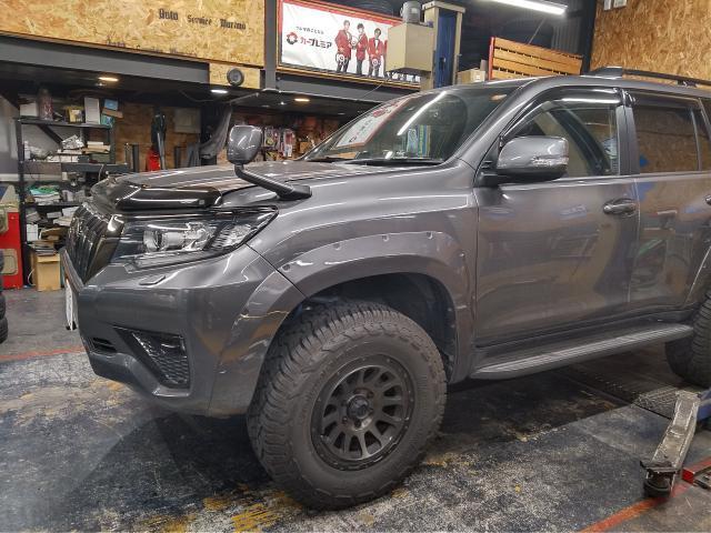 トヨタ　ランドクルーザープラド　ラプターライナー塗装、高強度、耐錆性、防水性、耐紫外線性、熊本市北区清水亀井町、南区、東区、西区、中央区、その他地域、新車中古車販売、板金塗装、パーツ持ち込み交換
