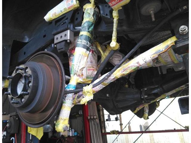 トヨタ　ランドクルーザープラド　ラプターライナー塗装、下回りグラビテイクス塗装、アンダーコート剤、
ラプター熊本、正規施工店、熊本市北区清水亀井町、南区、東区、西区、中央区その他地域、パーツ持ち込み交換
