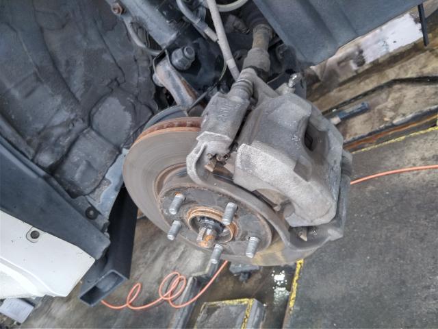 トヨタ　ヴォクシー　車検整備、その3、フロントブレーキパッド交換編、熊本市北区清水亀井町、南区、東区、西区、中央区、その他、新車中古車販売、板金塗装、ラプターライナージャパン正規施工店、ワコーズ商品販売