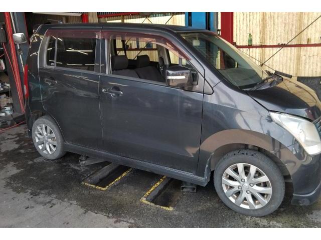 スズキ　ワゴンＲ　車検整備、タイヤ交換編、熊本市北区清水亀井町、南区、東区、西区、中央区、その他、新車中古車販売、板金塗装、ラプターライナージャパン正規施工店、ワコーズ商品販