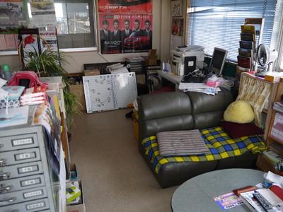 アットホームな町のクルマ屋です!