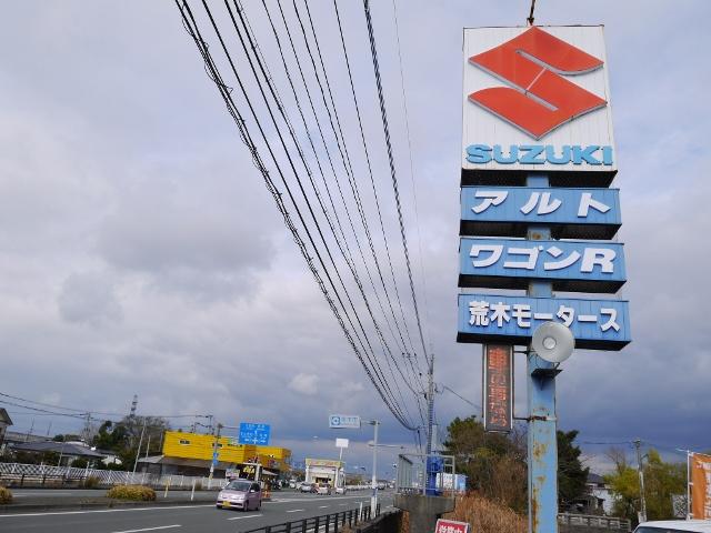 国道３号線沿い。富合の「スズキ」の看板が目印です。