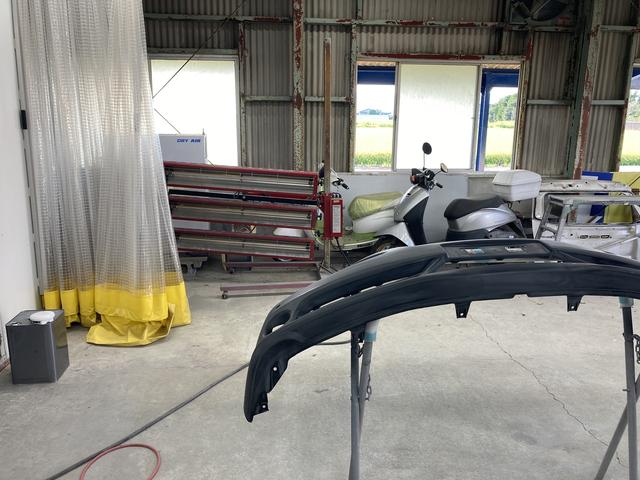 〔キズへこみ修理専門店〕カーコンビニ倶楽部　マジカル4