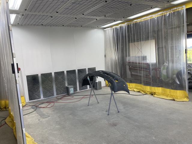 〔キズへこみ修理専門店〕カーコンビニ倶楽部　マジカル8