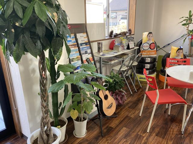 〔キズへこみ修理専門店〕カーコンビニ倶楽部　マジカル16