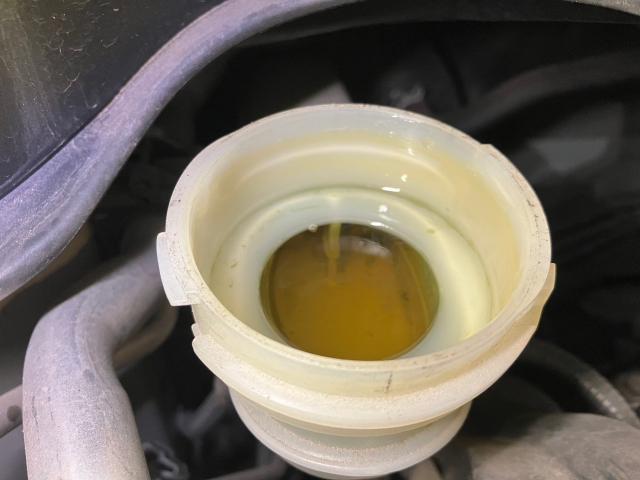 ホンダフィット,車検整備,ブレーキオイル交換,ブレーキパッド交換,車検安い,格安車検熊本市中央区,北区,東区,西区,南区,部品持ち込み交換,車検,修理,板金塗装,ワコーズ,モティーズ,スノコ製品取扱