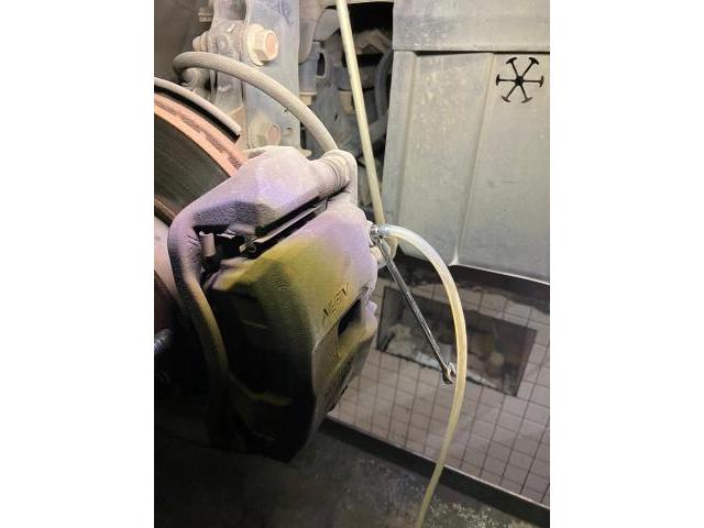 ホンダフィット,車検整備,ブレーキオイル交換,ブレーキパッド交換,車検安い,格安車検熊本市中央区,北区,東区,西区,南区,部品持ち込み交換,車検,修理,板金塗装,ワコーズ,モティーズ,スノコ製品取扱