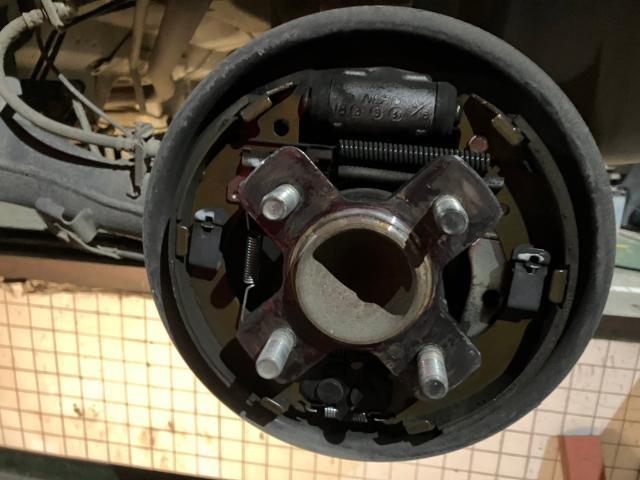 ホンダフィット,車検整備,ブレーキオイル交換,ブレーキパッド交換,車検安い,格安車検熊本市中央区,北区,東区,西区,南区,部品持ち込み交換,車検,修理,板金塗装,ワコーズ,モティーズ,スノコ製品取扱