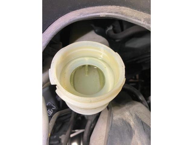 ホンダフィット,車検整備,ブレーキオイル交換,ブレーキパッド交換,車検安い,格安車検熊本市中央区,北区,東区,西区,南区,部品持ち込み交換,車検,修理,板金塗装,ワコーズ,モティーズ,スノコ製品取扱