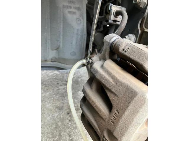 日産エルグランド,ブレーキパッド交換,ブレーキ踏むとキーキー音,代車無料,熊本市中央区,北区,東区,西区,南区,部品持ち込み交換,車検,修理,板金塗装,ワコーズ,モティーズ,スノコ製品取扱