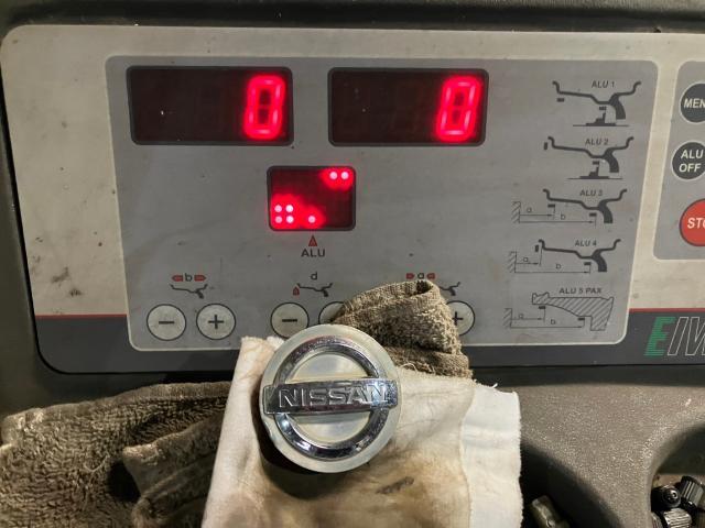 日産ルークス,タイヤ交換,アライメント,タイヤひび割れ,タイヤ片減り,代車無料,熊本市中央区,北区,東区,西区,南区,部品持ち込み交換,車検,修理,板金塗装,ワコーズ,モティーズ,スノコ製品取扱