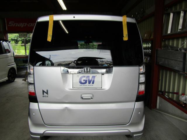 ホンダ N-BOX リアガラス交換・ガラスリペア(飛び石修理) 熱反ガラス取り扱い施工・断熱ガラス取り扱い施工お任せを!熊本市東区・北区・西区・中央区・南区・御船町・益城町・植木町・菊池市・宇城市・宇土市、他地域のお客様も大歓迎です!