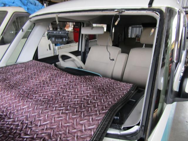 ダイハツ　ムーブキャンバス　フロントガラス交換・ガラスリペア（飛び石修理）熱反ガラス取り扱い施工・断熱ガラス取り扱い施工お任せを！熊本市東区・北区・西区・中央区・南区・御船町・益城町・植木町・菊池市・宇城市・宇土市、他地域のお客様も大歓迎