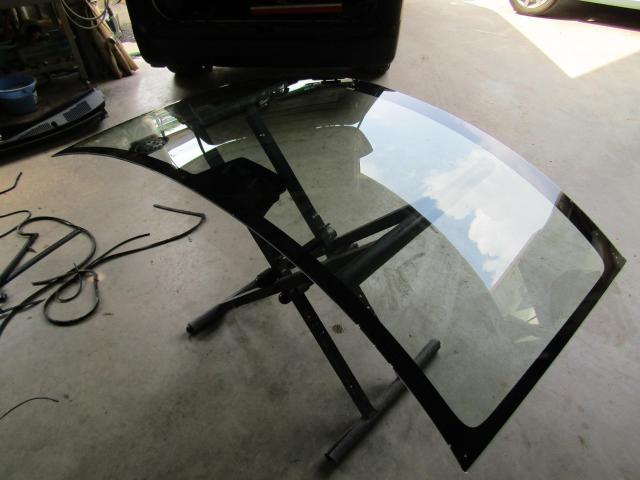 ダイハツ　ムーブキャンバス　フロントガラス交換・ガラスリペア（飛び石修理）熱反ガラス取り扱い施工・断熱ガラス取り扱い施工お任せを！熊本市東区・北区・西区・中央区・南区・御船町・益城町・植木町・菊池市・宇城市・宇土市、他地域のお客様も大歓迎