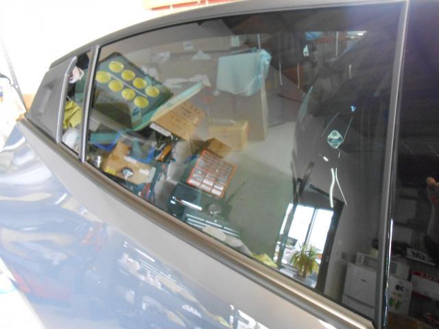 プリウス　フロントガラス交換・ガラスリペア（飛び石修理）・カーフィルム施工・熱反ガラス取り扱い施工・断熱ガラス取り扱い施工お任せを！熊本市東区・北区・西区・中央区・南区・御船町・益城町・植木町・菊池市・宇城市・宇土市、他地域のお客様も大歓迎
