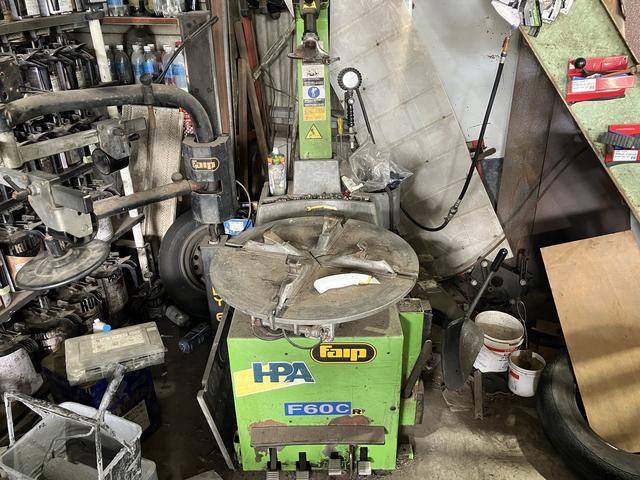 西田自動車サービス工場7