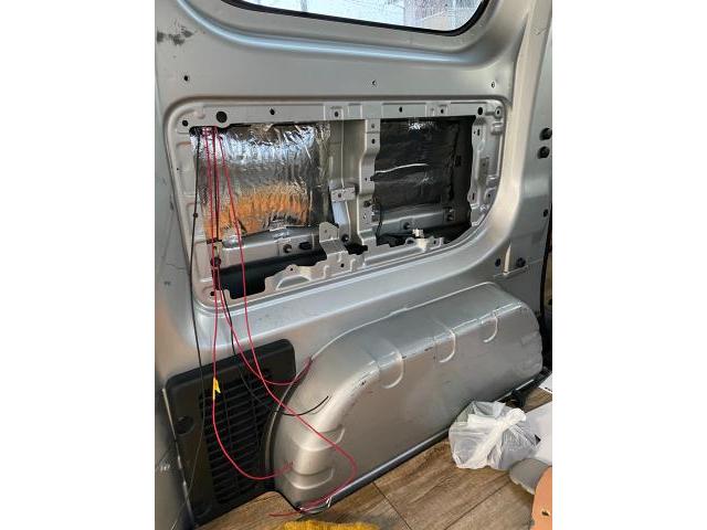 VAN-LIFE NV200バネット車中泊仕様　LED照明取付