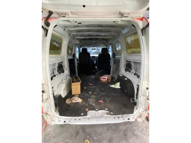 VAN-LIFE NV200 バネット　車中泊仕様7人乗りモデル　製作中