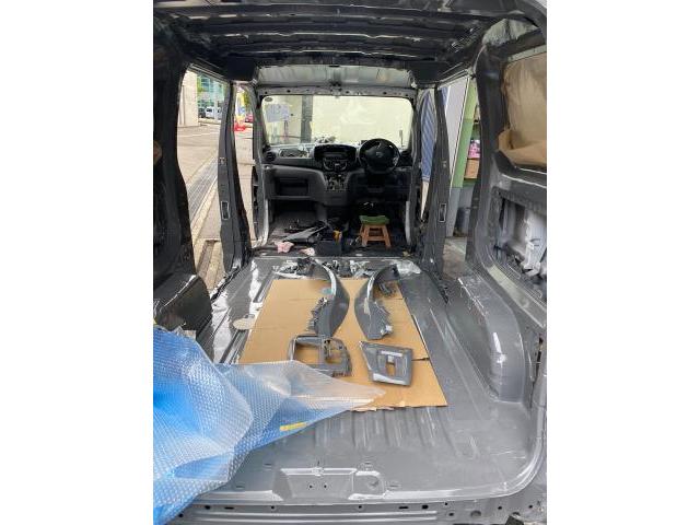 NV200バネット VAN-LIFEスタイル 製作中