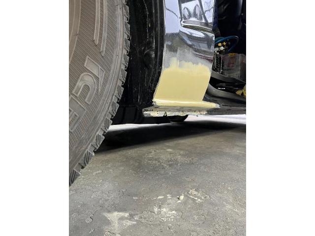 トヨタ　ハイエースワゴン　キズ・へこみ直し