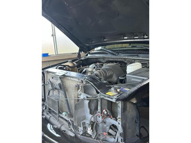 ＧＭＣ　ＧＭＣユーコン　ラジエータ交換　冷却水漏れ　小矢部市