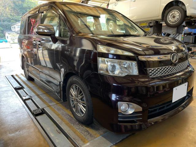 トヨタ　ヴォクシー　冬タイヤ交換　15インチ　